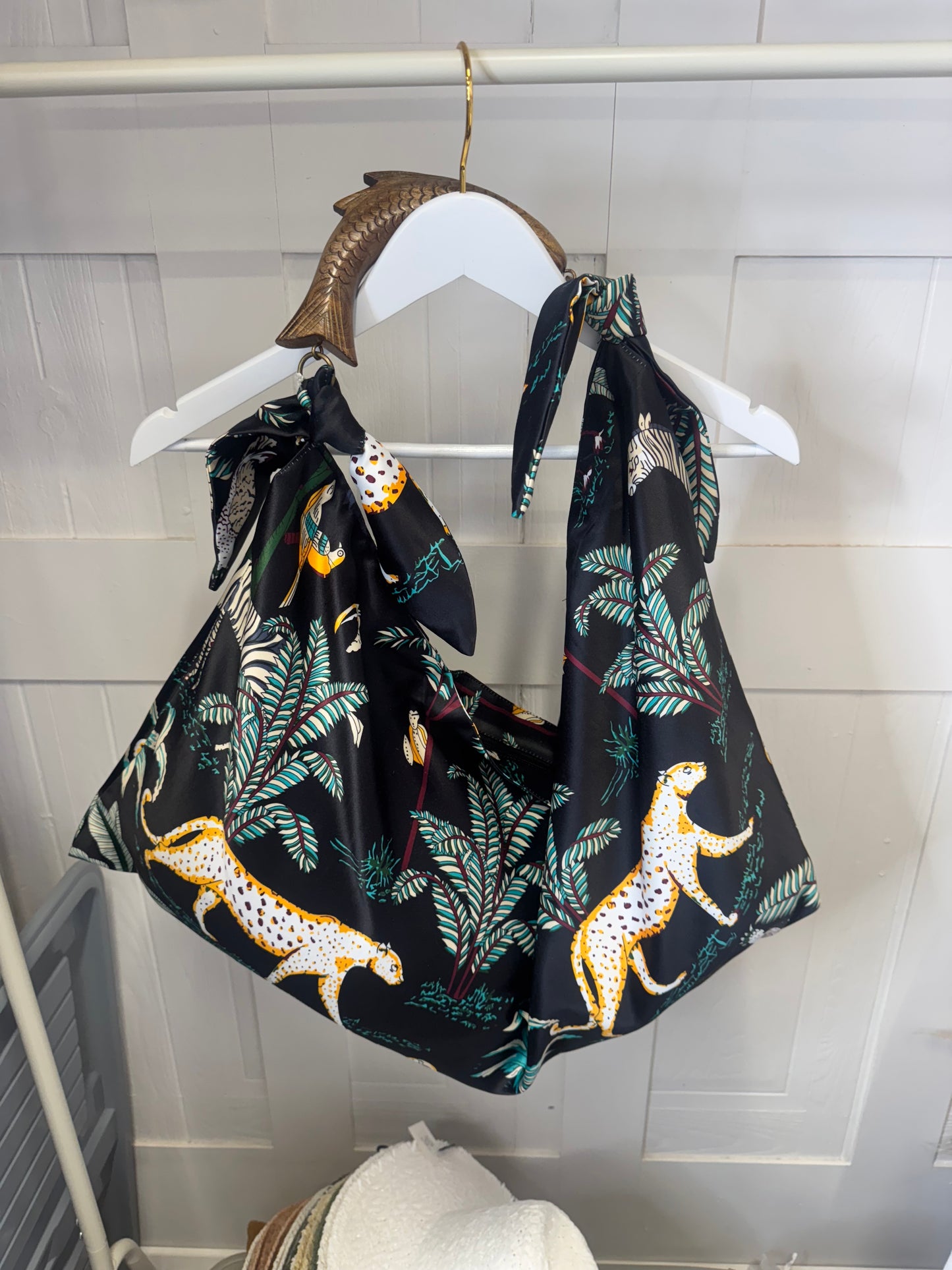 Palm Fish Handle Silk Scarf Bag