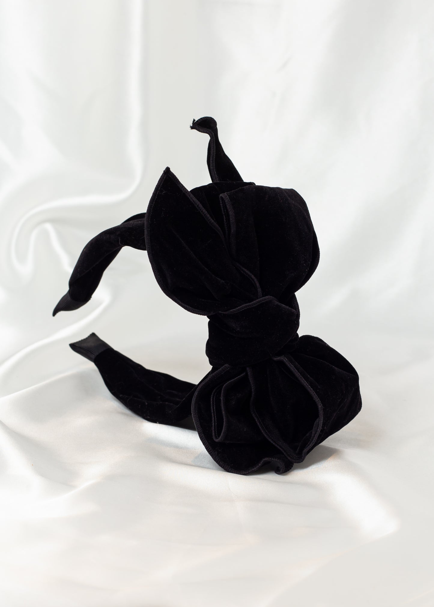Luxe Chunky Velvet BEAU bow wired headband 🖤