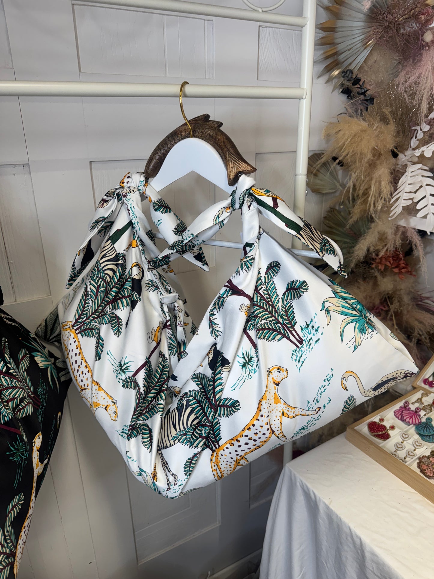 Palm Fish Handle Silk Scarf Bag