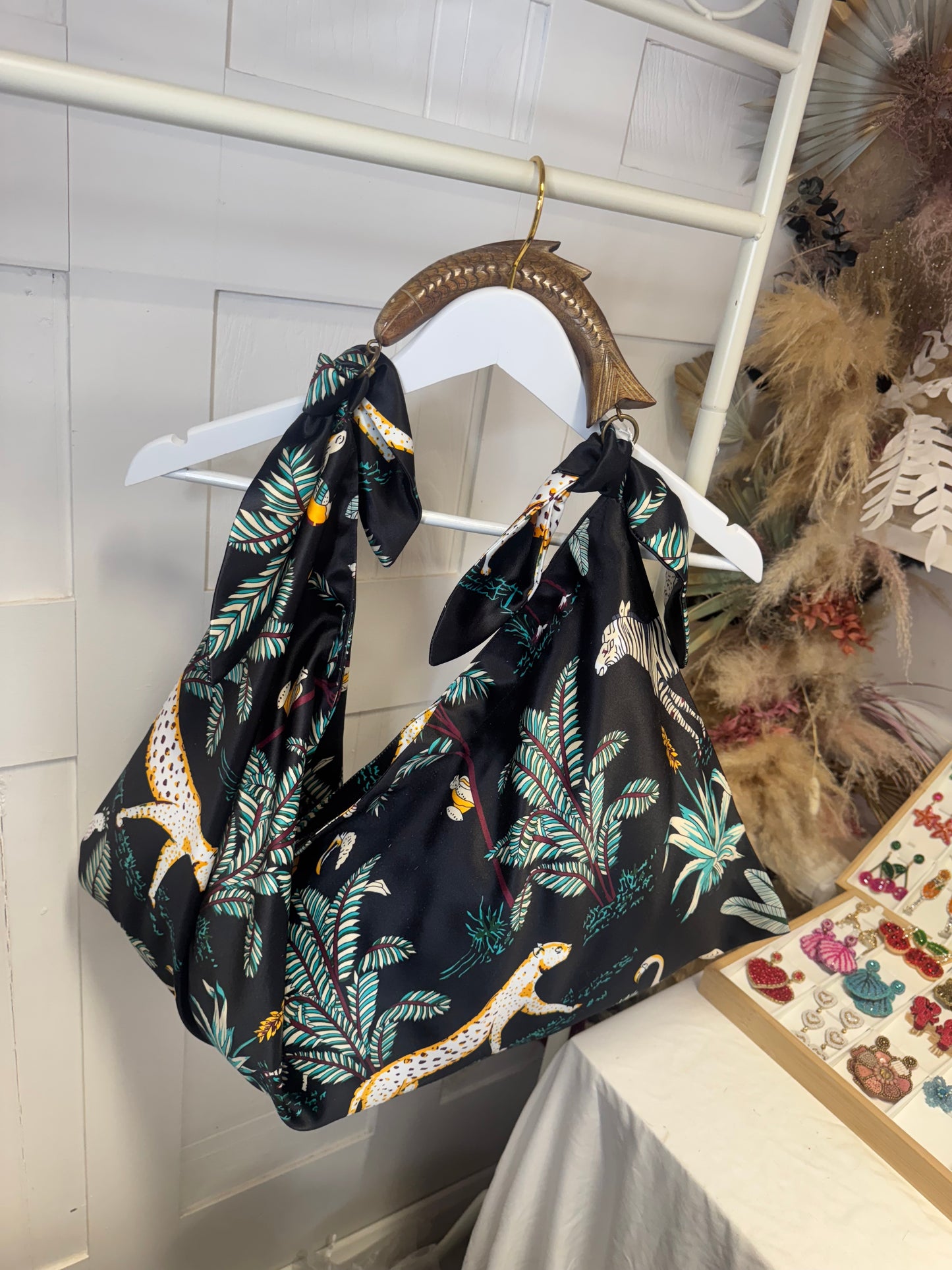 Palm Fish Handle Silk Scarf Bag