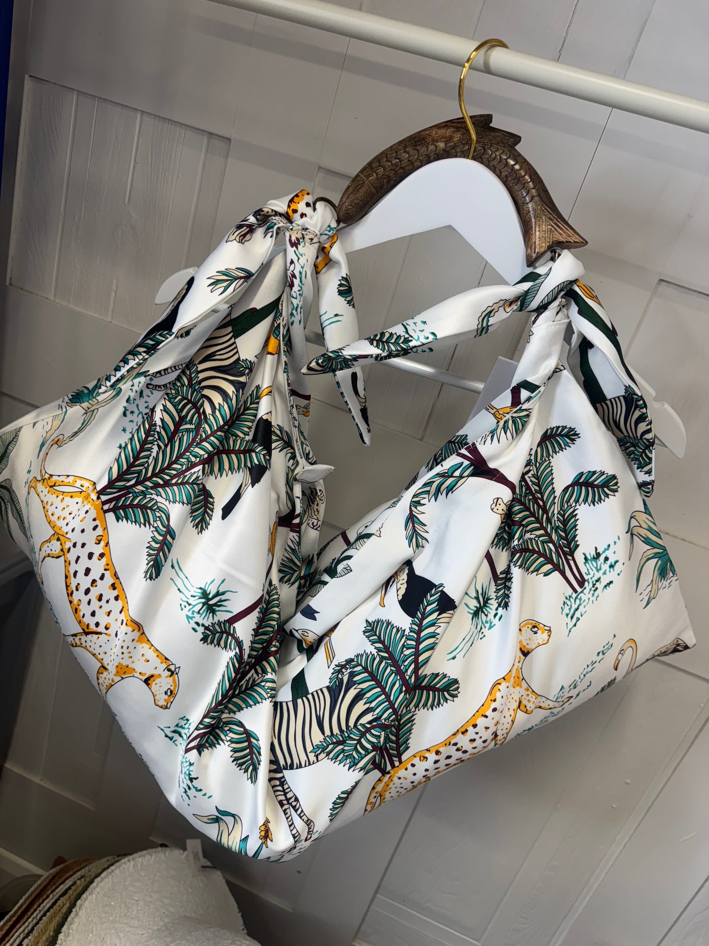 Palm Fish Handle Silk Scarf Bag