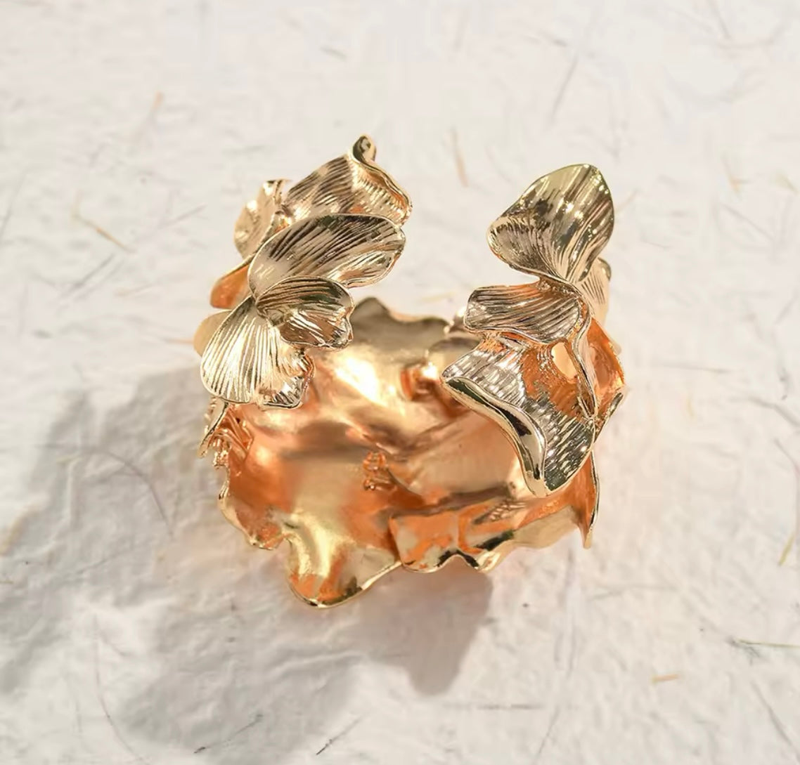 Metal Flower Cuff