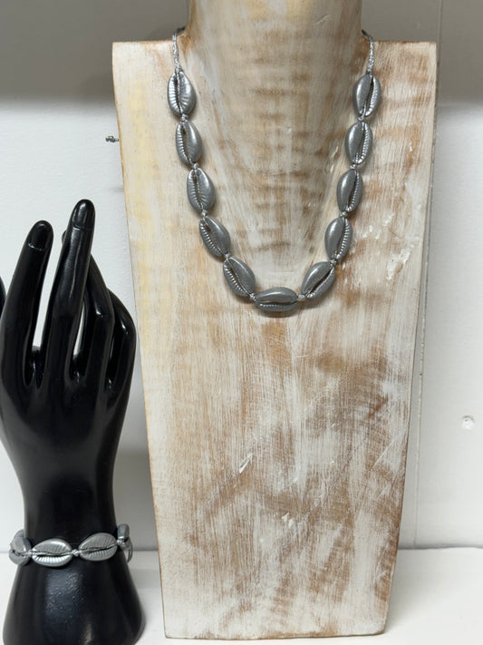 Silver Shell Choker & Bracelet Set