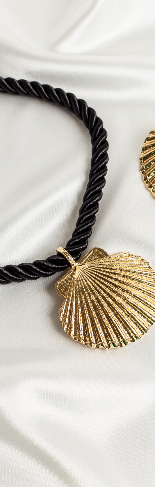 Fanned Shell Rope Chokers