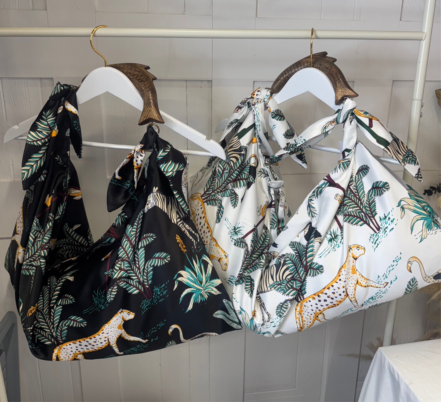 Palm Fish Handle Silk Scarf Bag