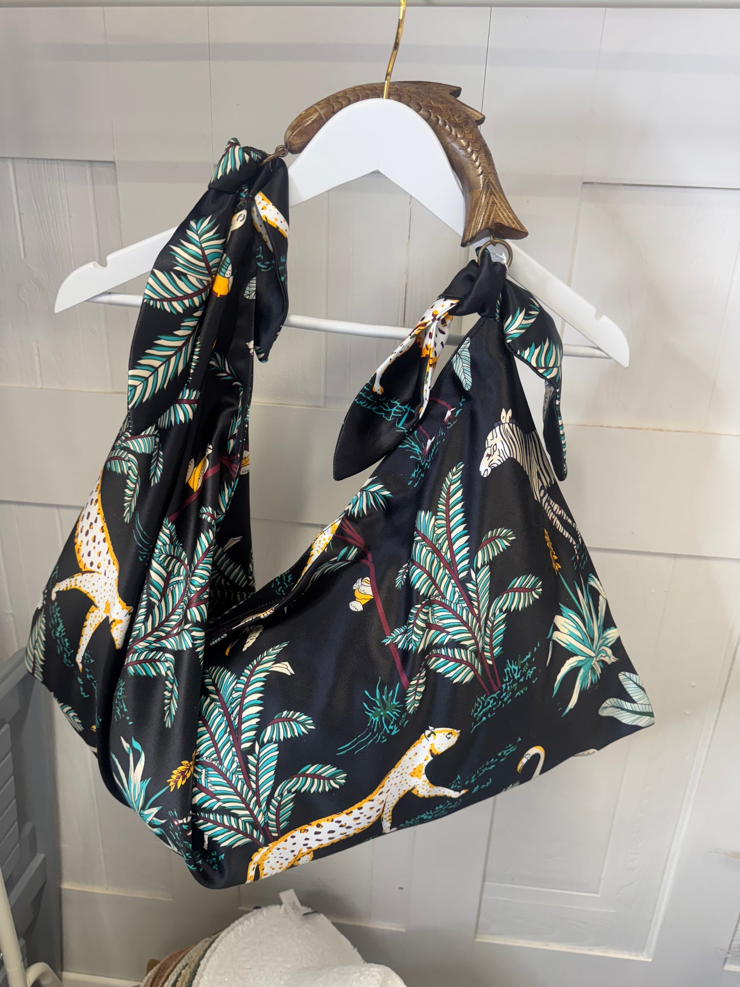 Palm Fish Handle Silk Scarf Bag