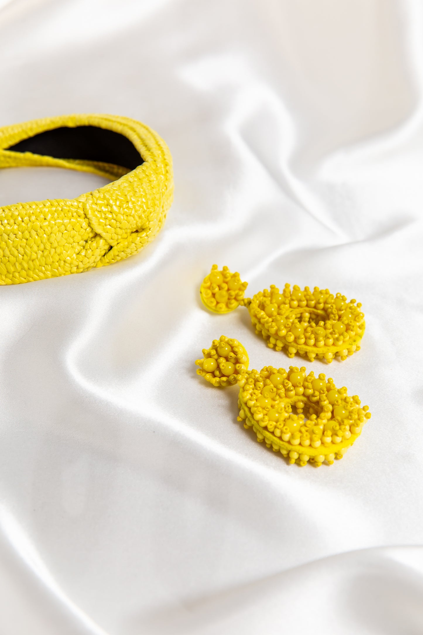 Honeymoon Set With Oval Earrings In Yellow
