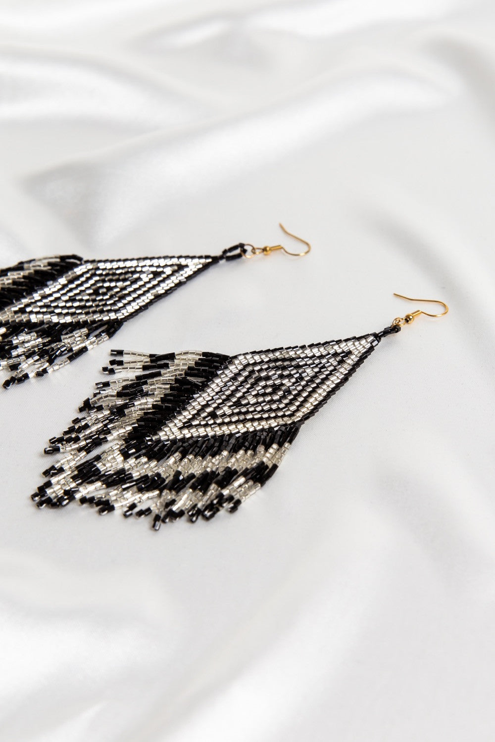 Shoulder Duster Earrings In Black & Silver