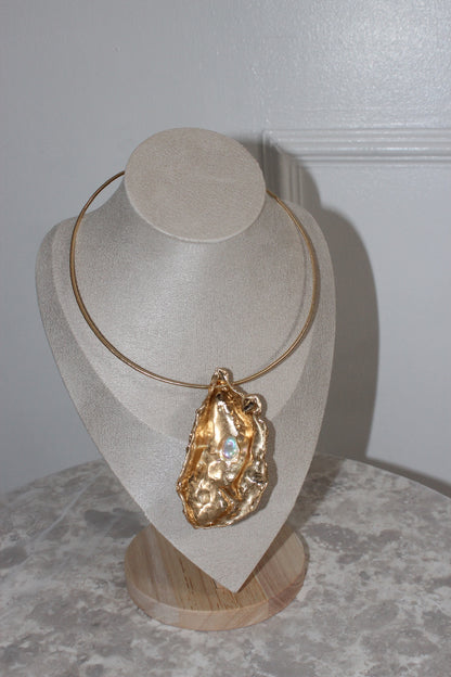 Gold Hammered Luxe Oyster Charm Choker - Reversible