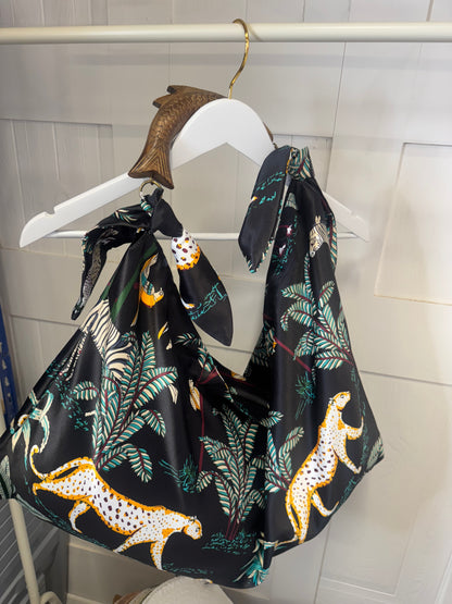Palm Fish Handle Silk Scarf Bag