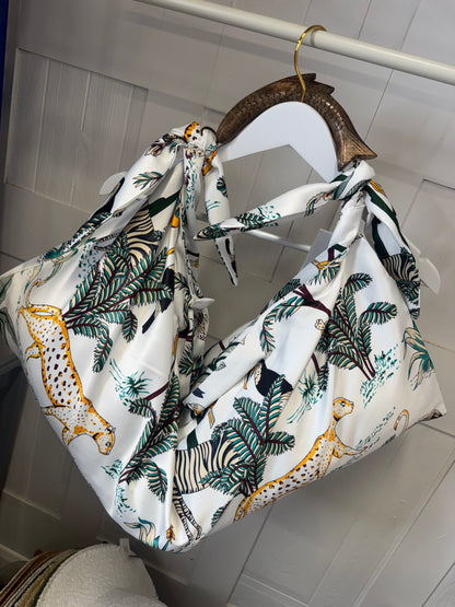 Palm Fish Handle Silk Scarf Bag