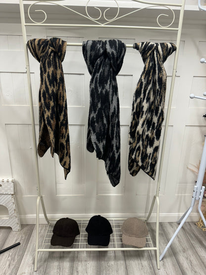 Chunky Knit Leopard Scarves