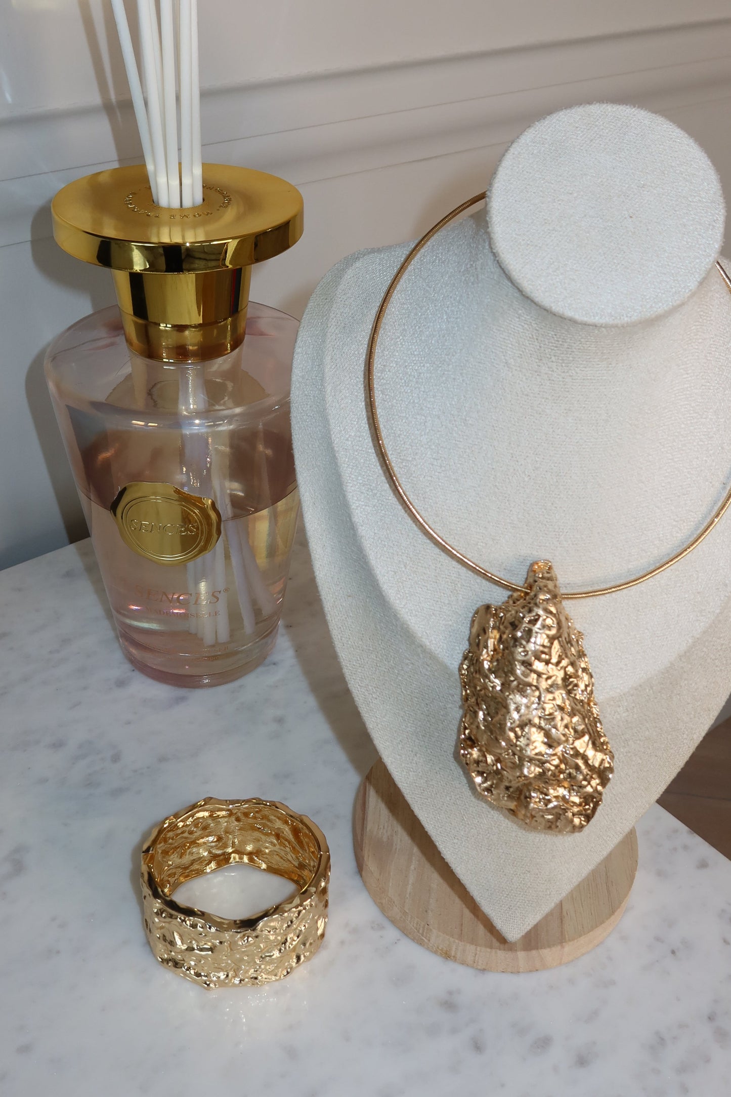Hammered Gold Luxe Oyster Choker - Reversible