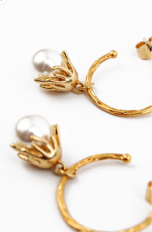 GOLD AND PEARL DROP HOOP