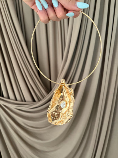 Gold Hammered Luxe Oyster Charm Choker - Reversible