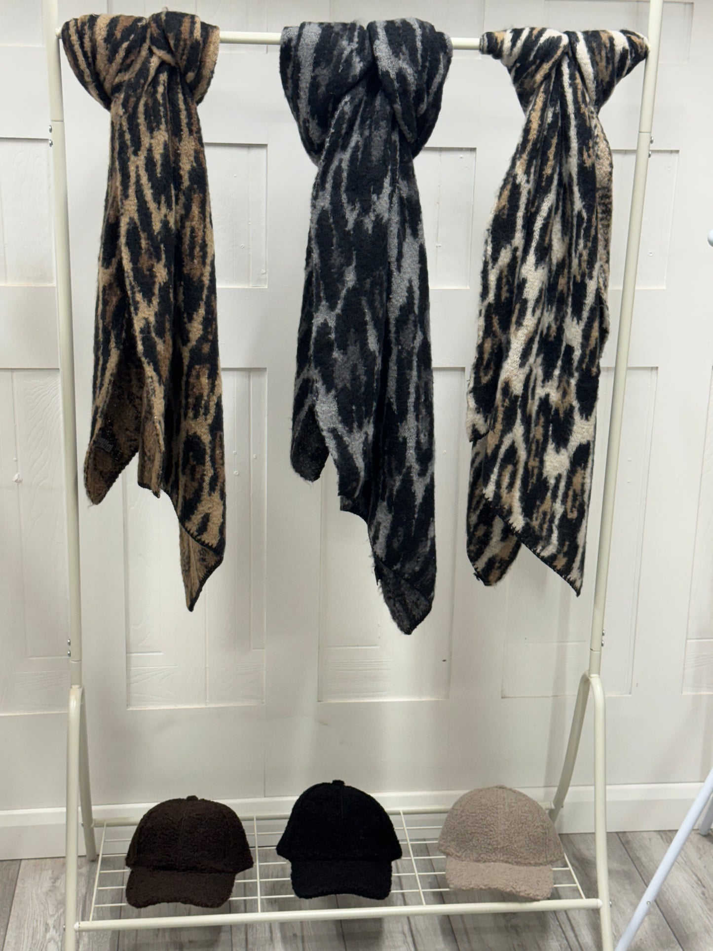 Chunky Knit Leopard Scarves