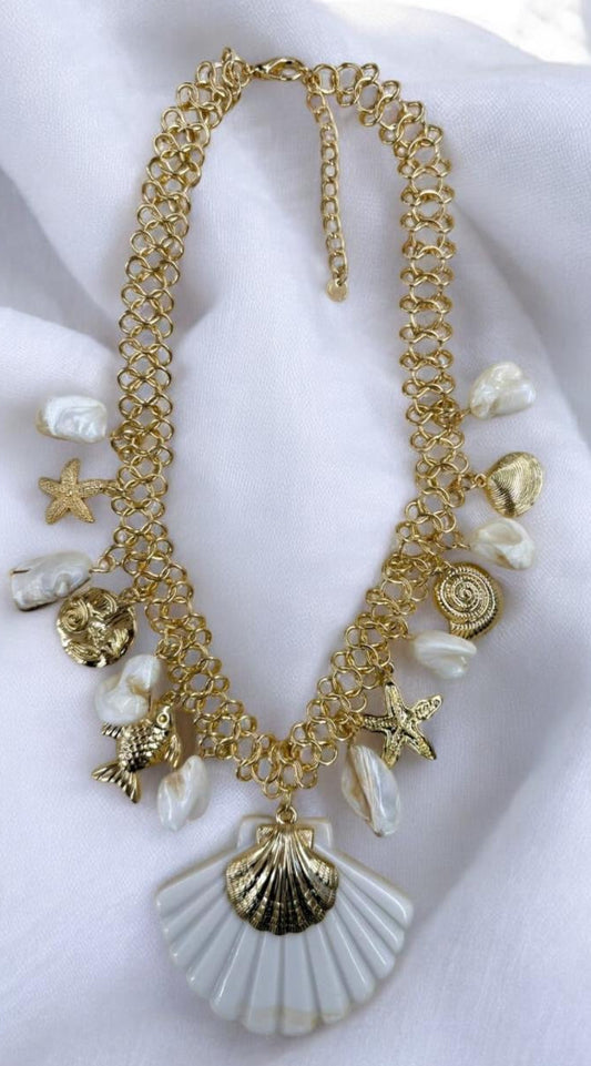 Shell Muse Charm Necklace