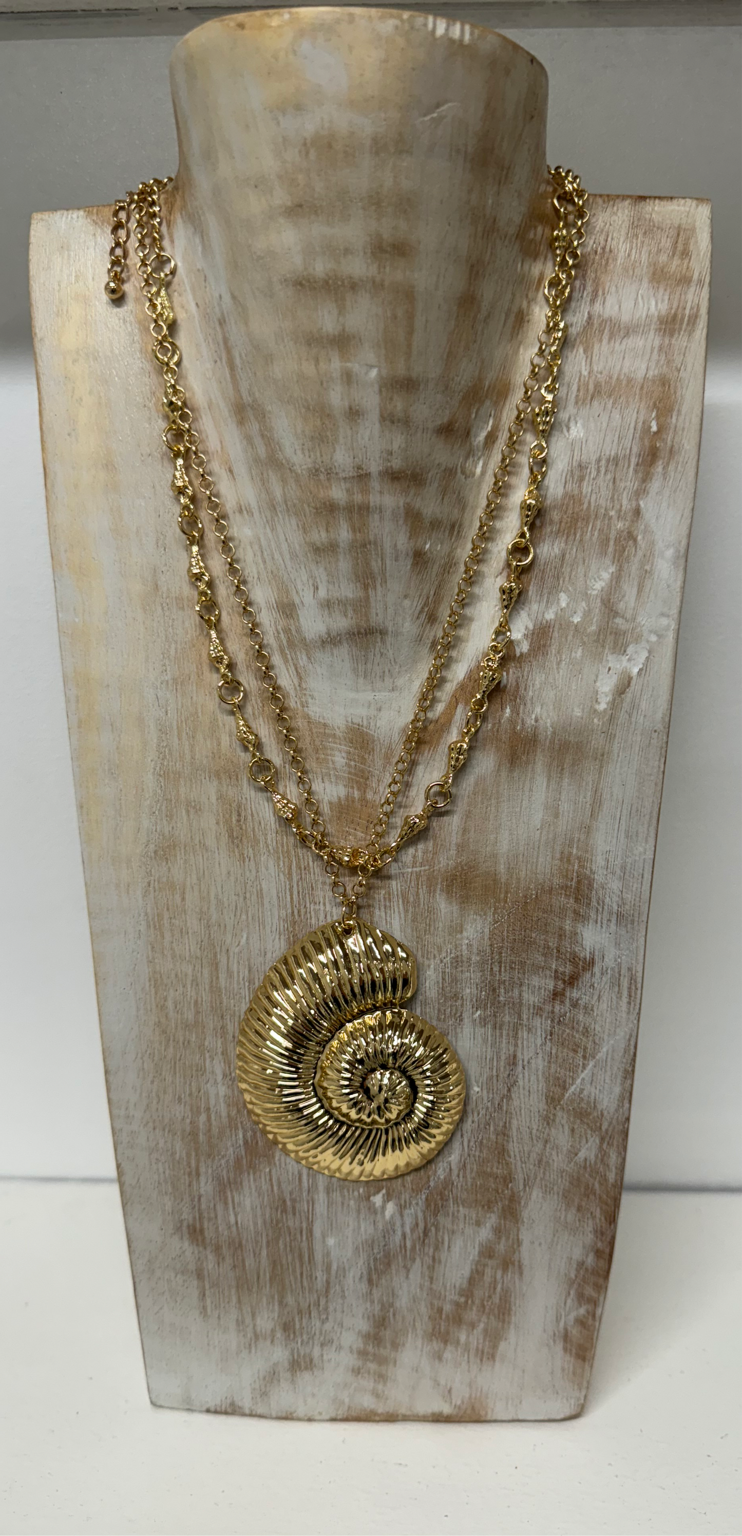 Siren Round Shell Gold Necklace