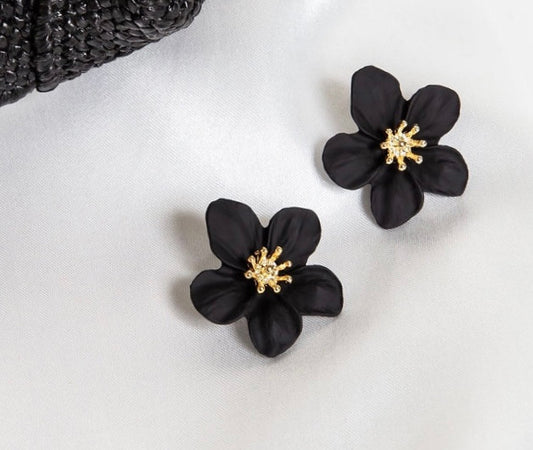 Daisy Earrings in Black