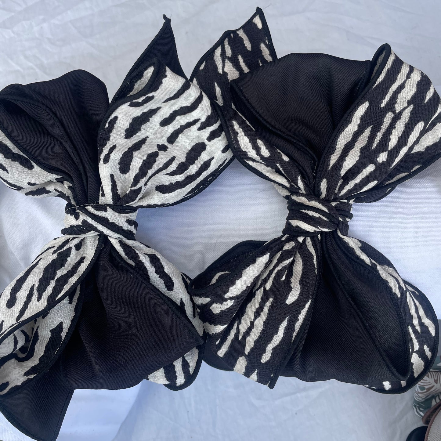 Beau Wired Bow Headband in Zebra Splash